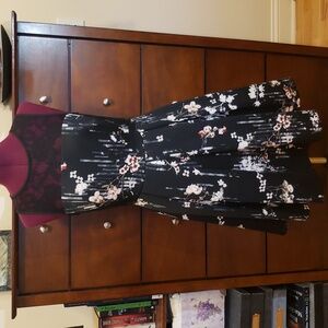 WHBM Fit & Flare Black Floral Lace Illusion Evening Dress w/Pockets! Size 2